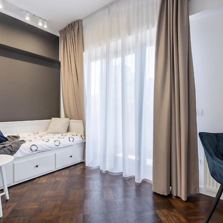 Elegant Two Bedrooms Apartment Букурещ Екстериор снимка