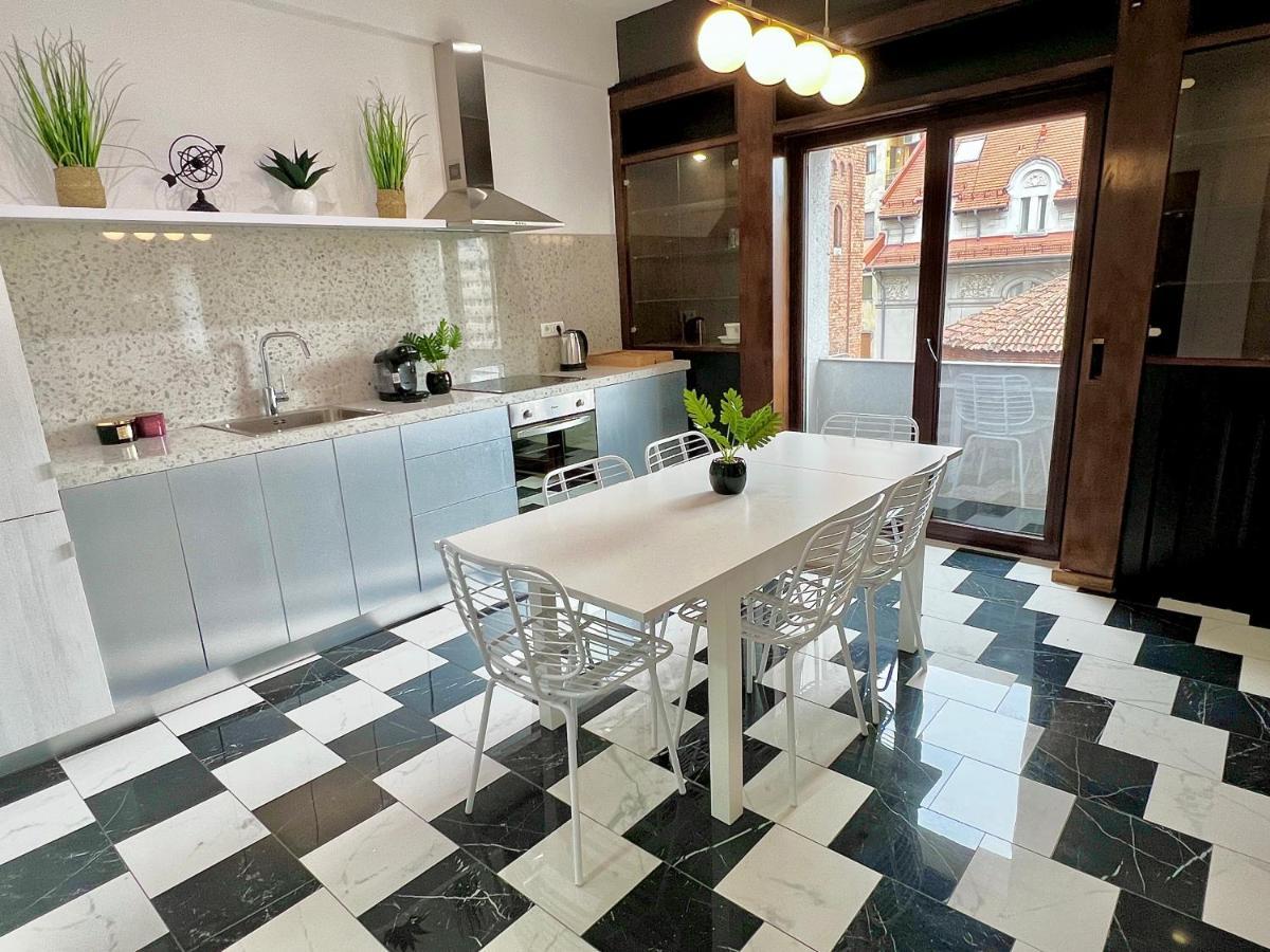 Elegant Two Bedrooms Apartment Букурещ Екстериор снимка